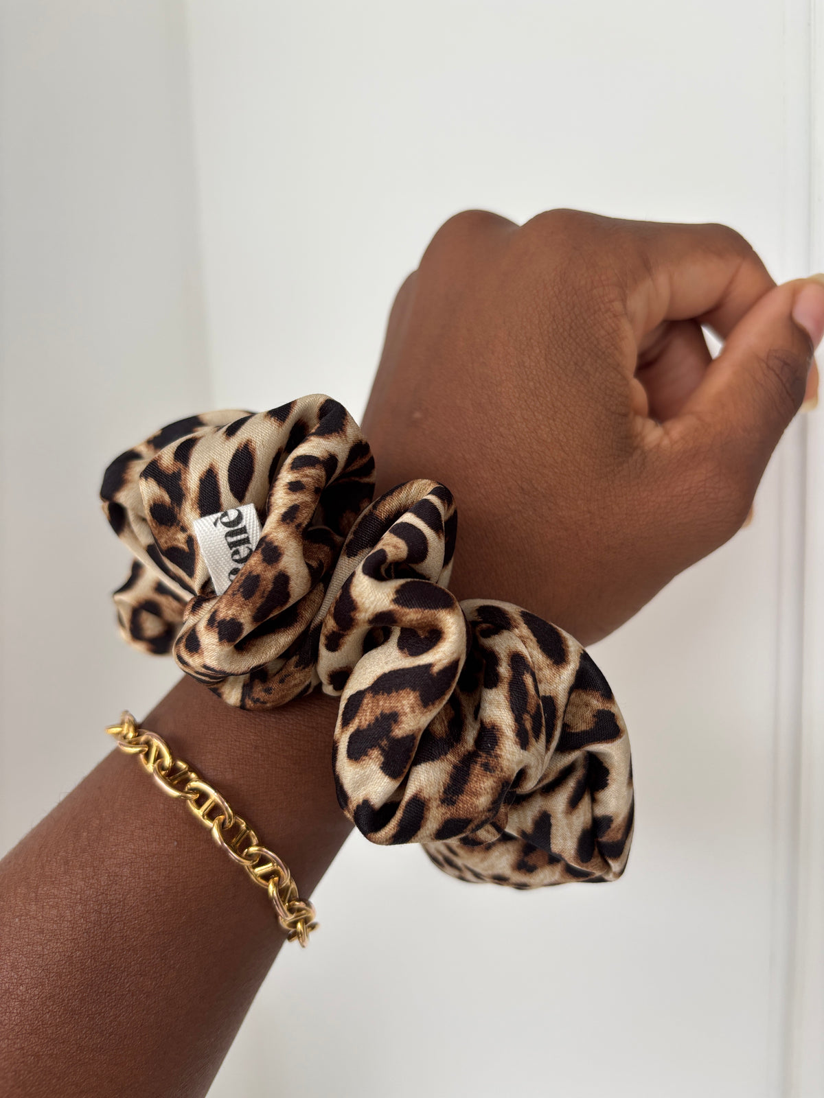 Chouchou léopard élastique — accessoire cheveux femme