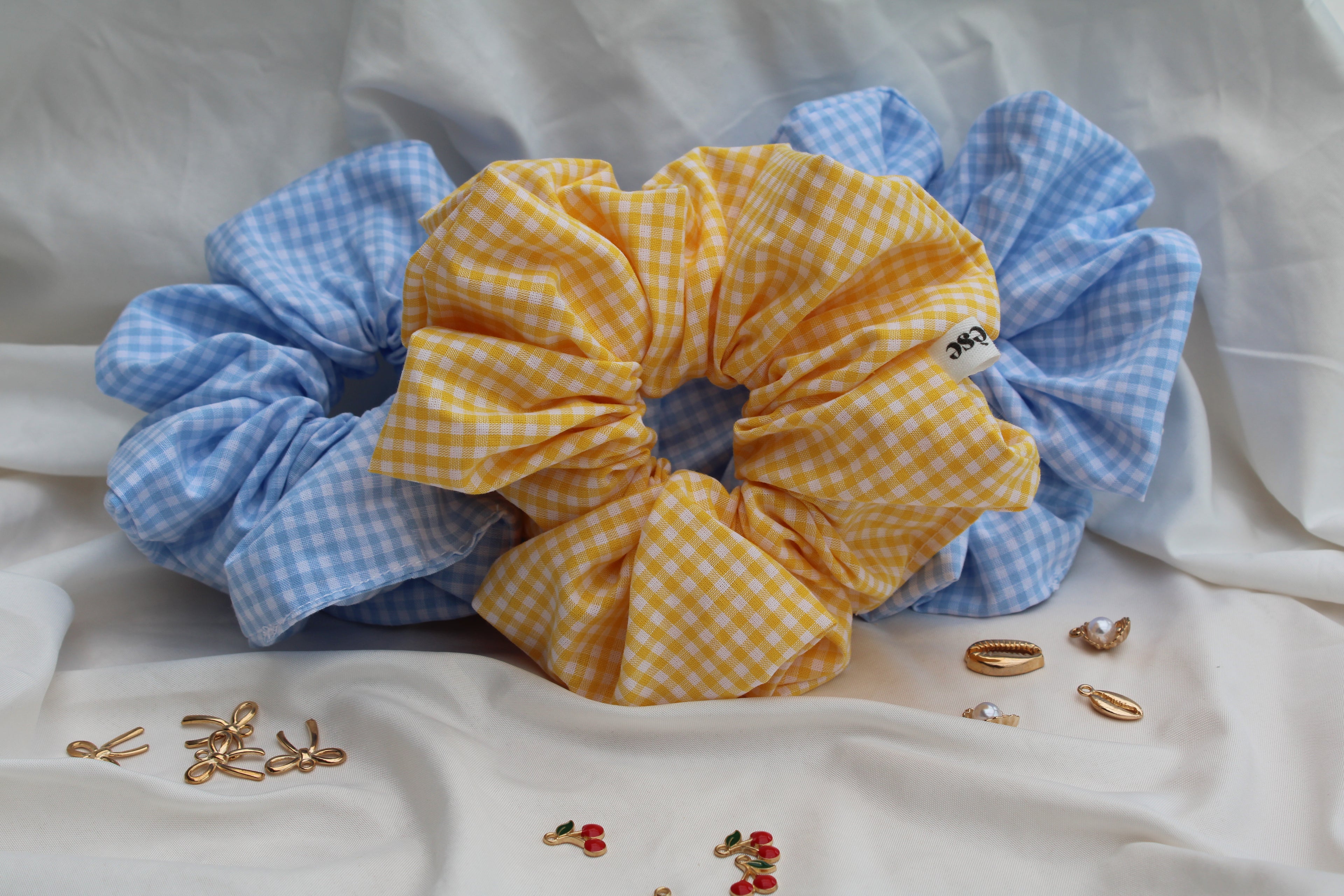 Chouchou élastique jaune — accessoire cheveux femme